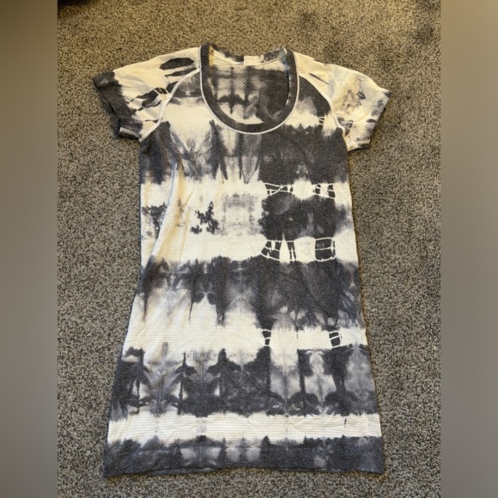 Lululemon Swiftly Tech Tee